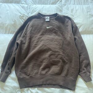 Nike Brown Crewneck Sweater with Ribbed Cuffs